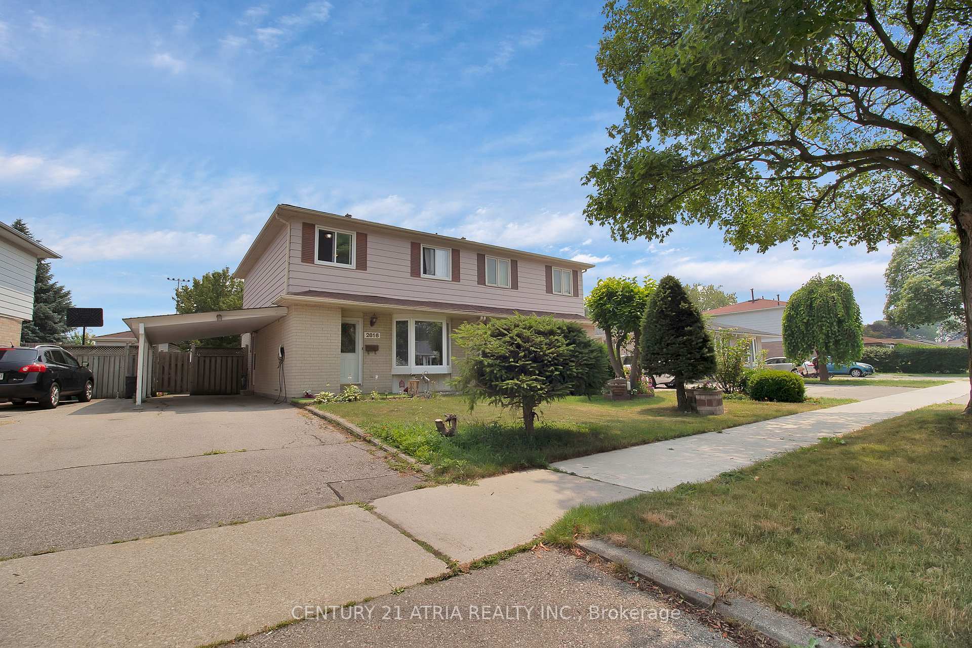 Property Photo: 2616 Widemarr Road ON L5J 1M3