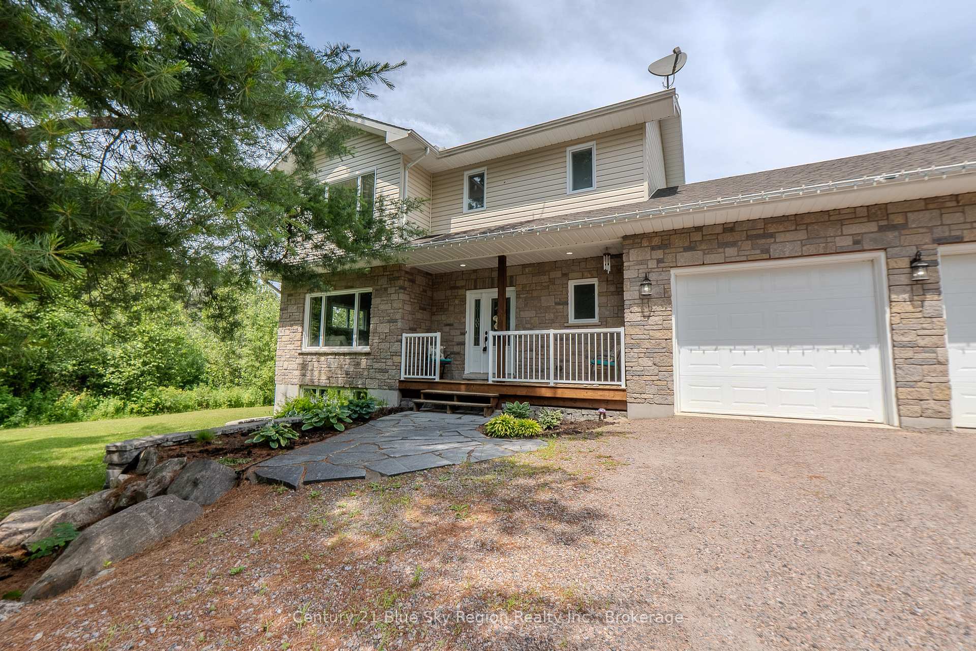 Property Photo:  270 Treadlightly Drive  ON P1B 8Z4 