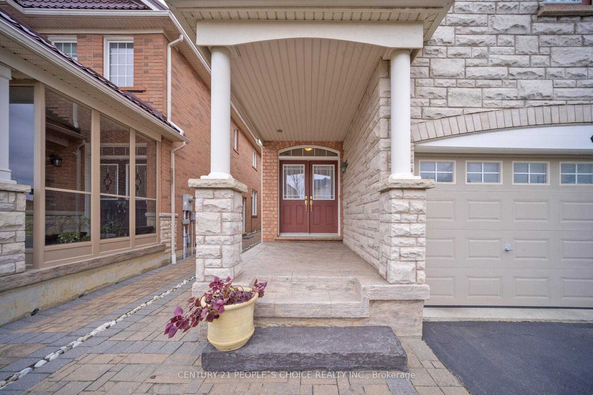 Photo de la propriété: 7278 Saint Barbara Boulevard ON L5W 0C1