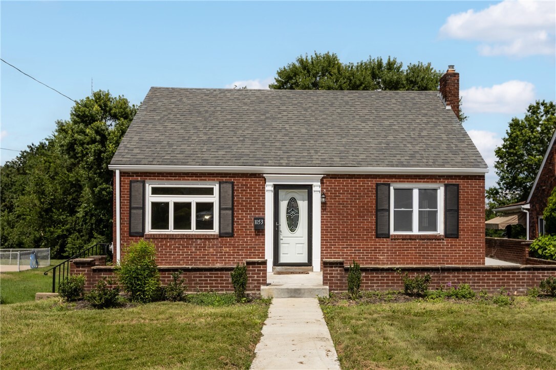 Property Photo:  1053 Edward Dr  PA 15227 
