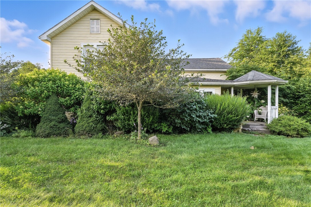Property Photo: 123 Constitution Blvd PA 16124