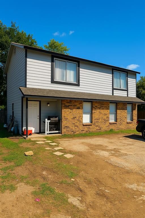 Property Photo: 1605 Pleasant Cove TX 78754