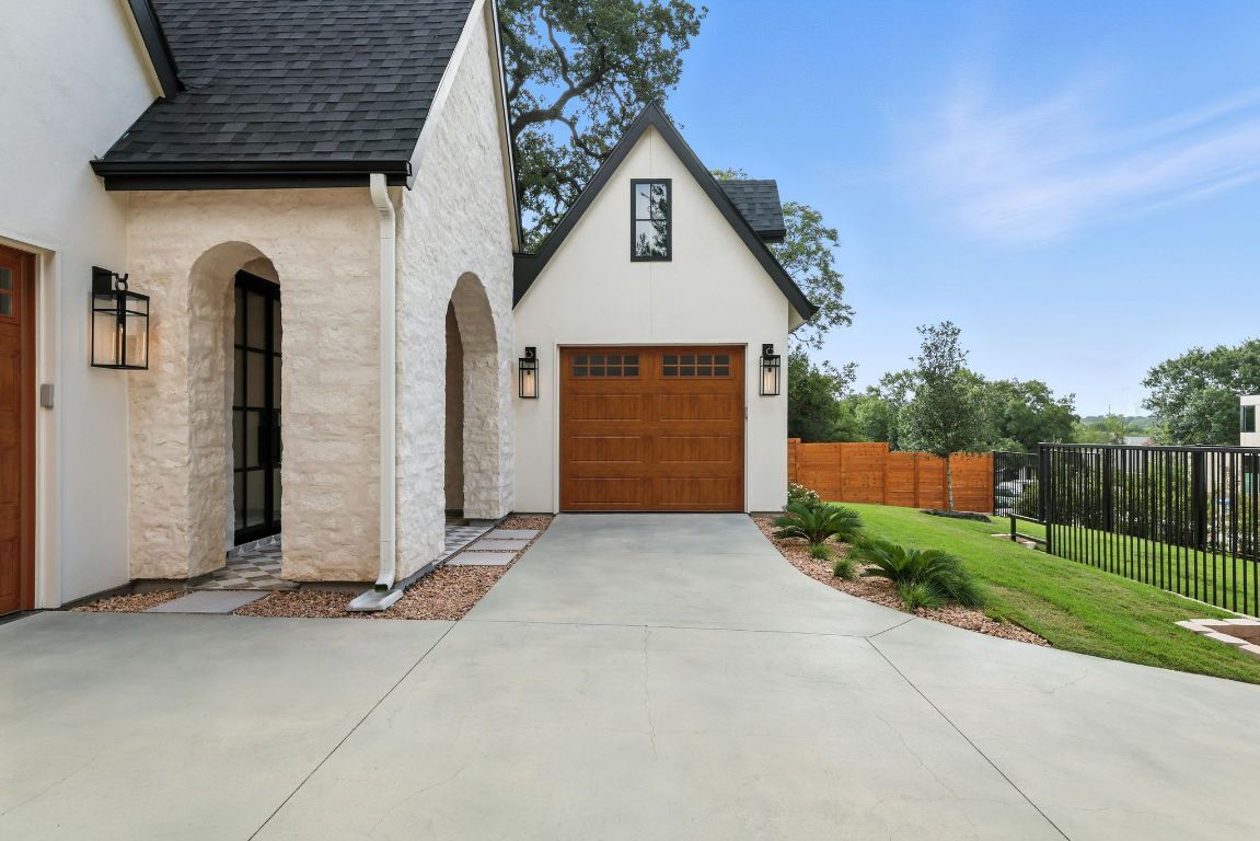 Property Photo:  2400 Westover Road  TX 78703 