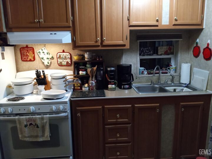 Property Photo:  8420 Fremontia Way  CA 93240 