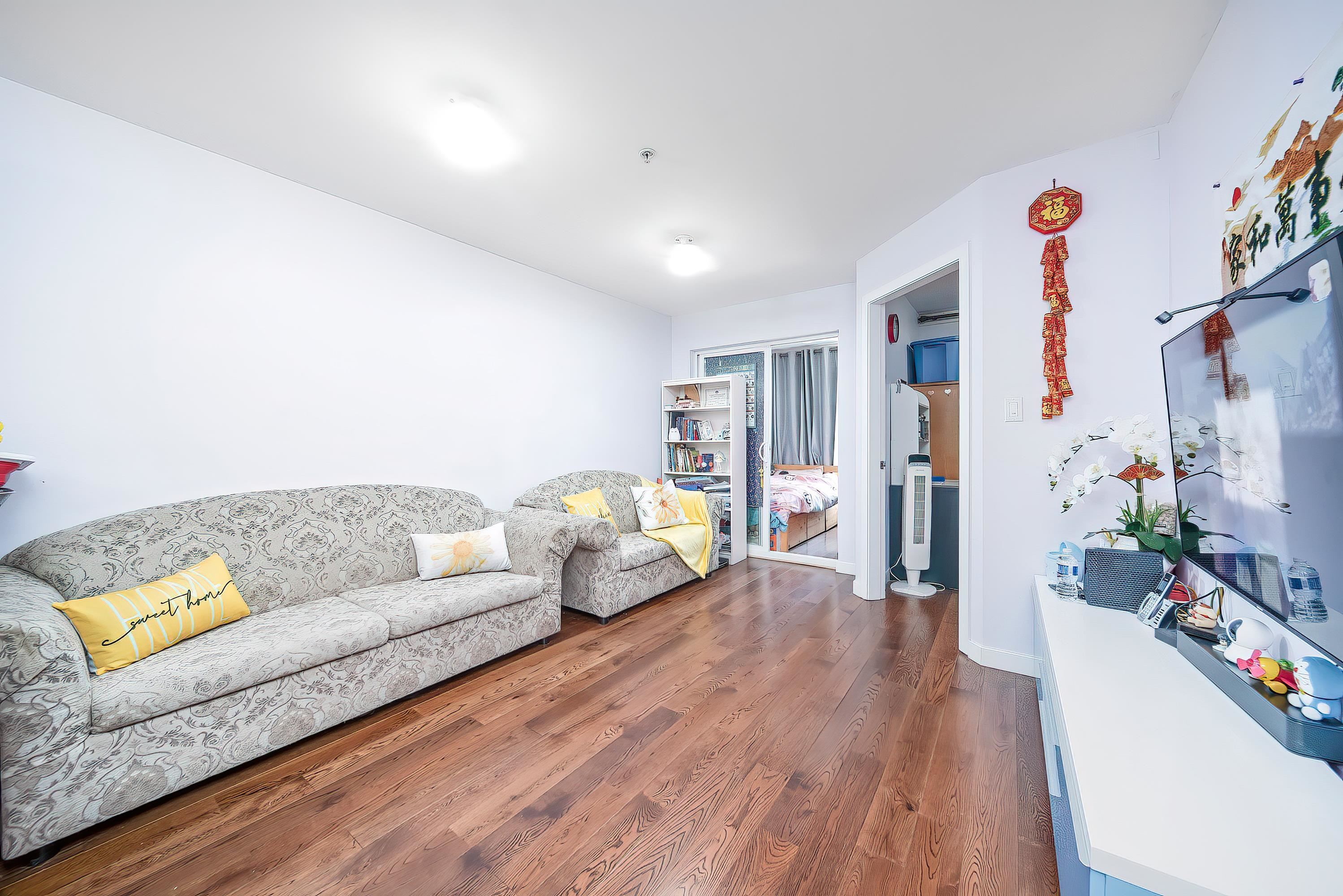 Property Photo:  2028 E 37th Avenue 206  BC V5P 1G2 