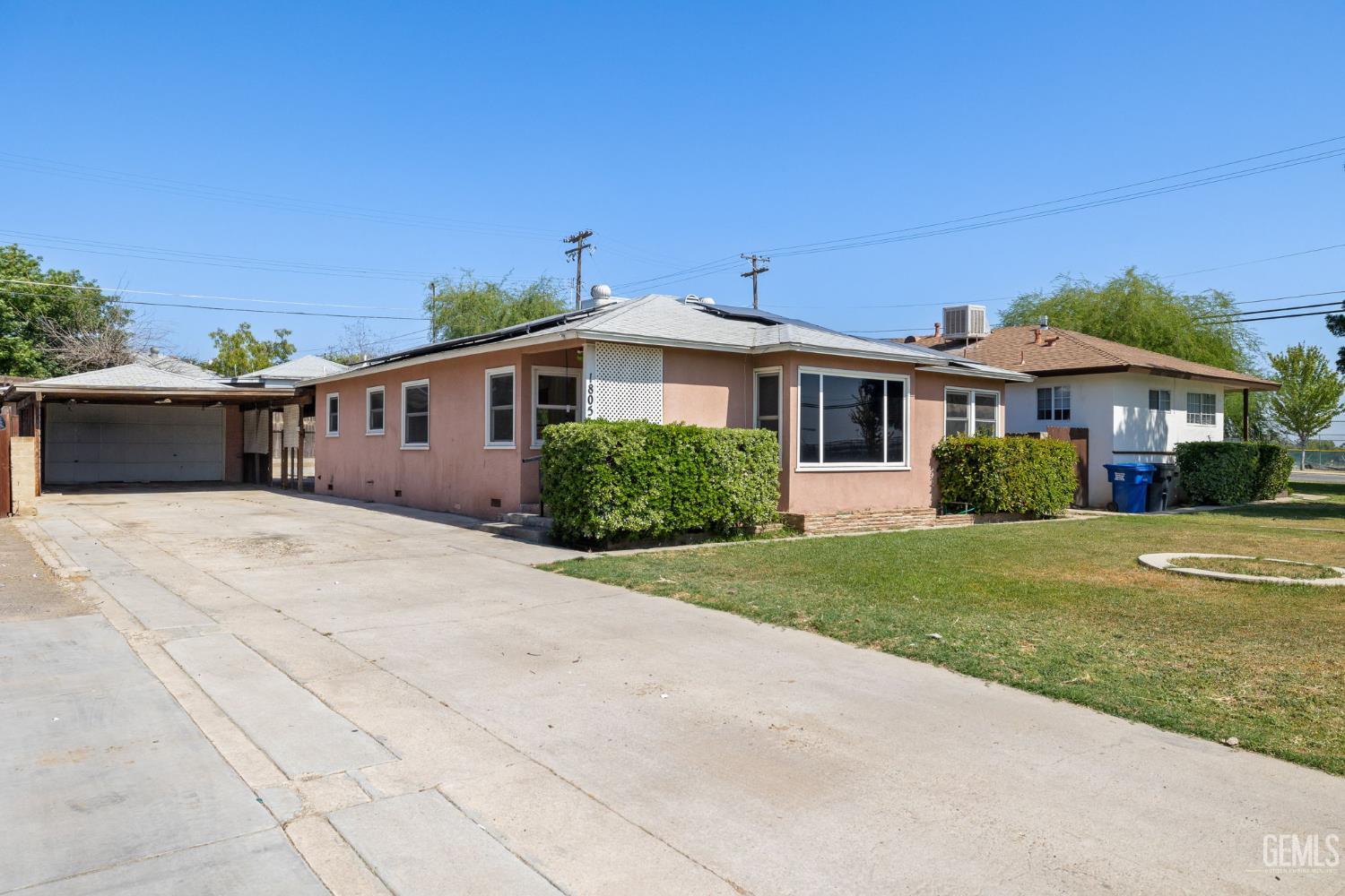 Property Photo: 1805 Morgan Lane CA 93306