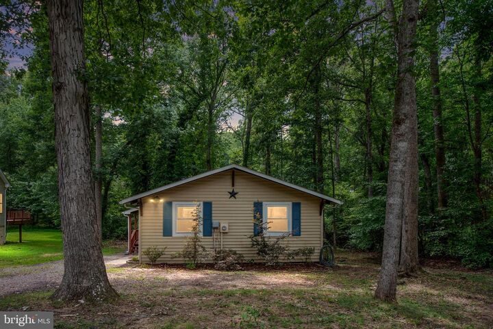 Property Photo: 106 Monroe Street VA 22508