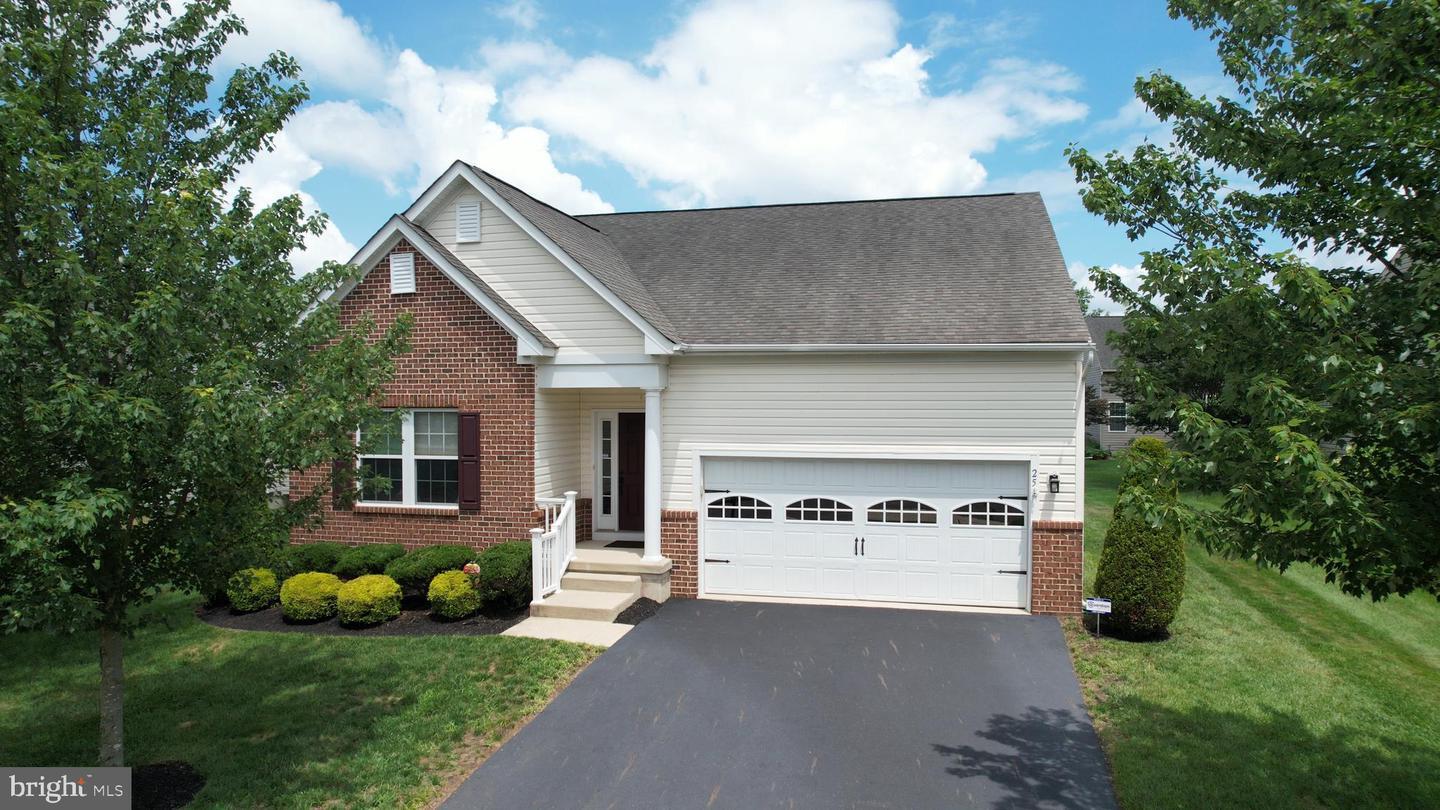 Property Photo:  25 Applegate Drive  NJ 08518 