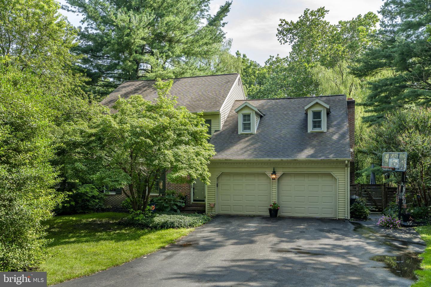 Property Photo:  109 Bentley Lane  PA 17603 