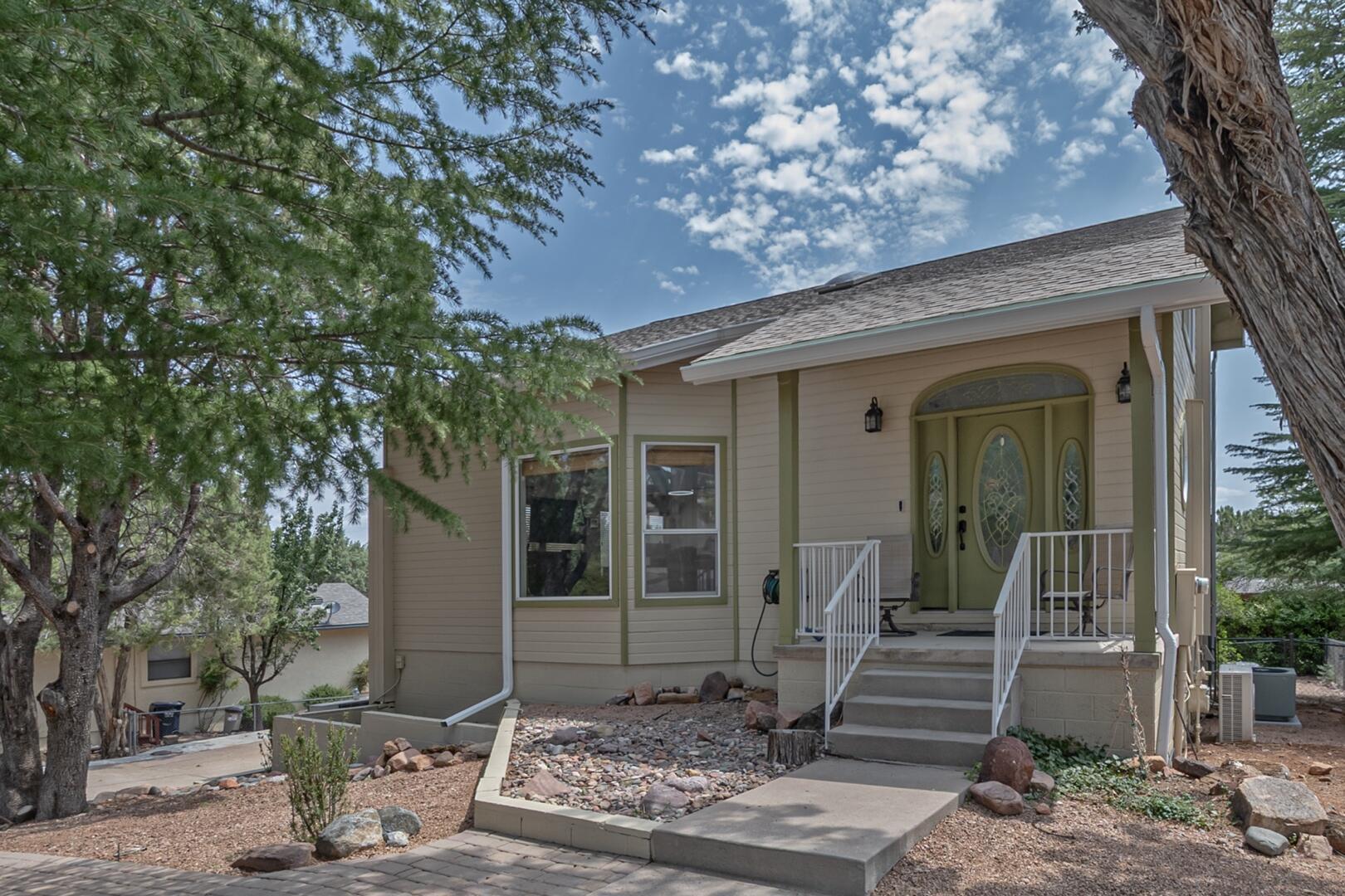 Property Photo:  1411 N Farview Drive  AZ 85541 