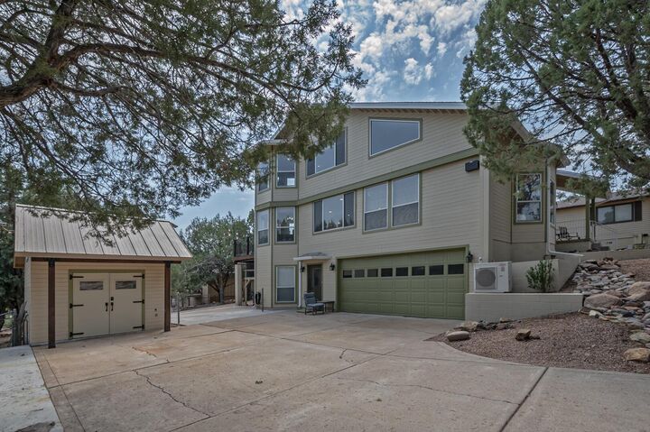 Property Photo: 1411 N Farview Drive AZ 85541