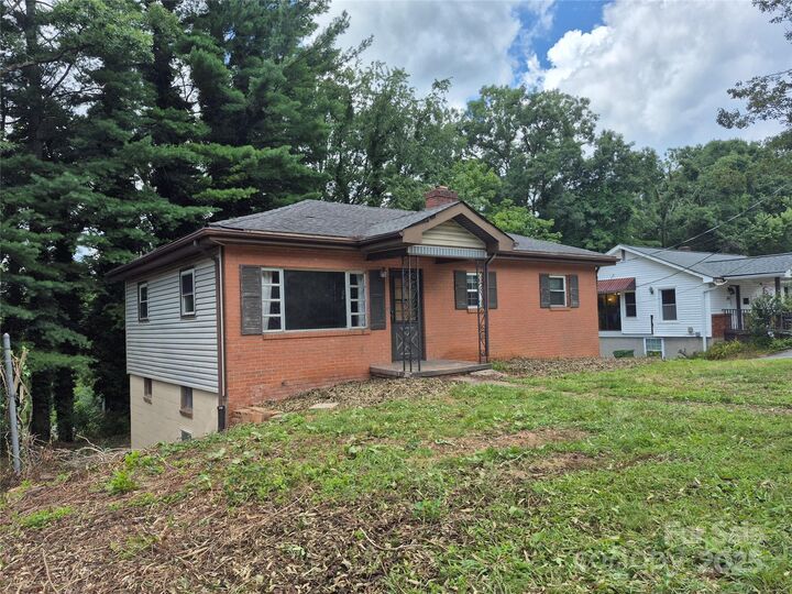 Property Photo: 258 New Leicester Highway NC 28806