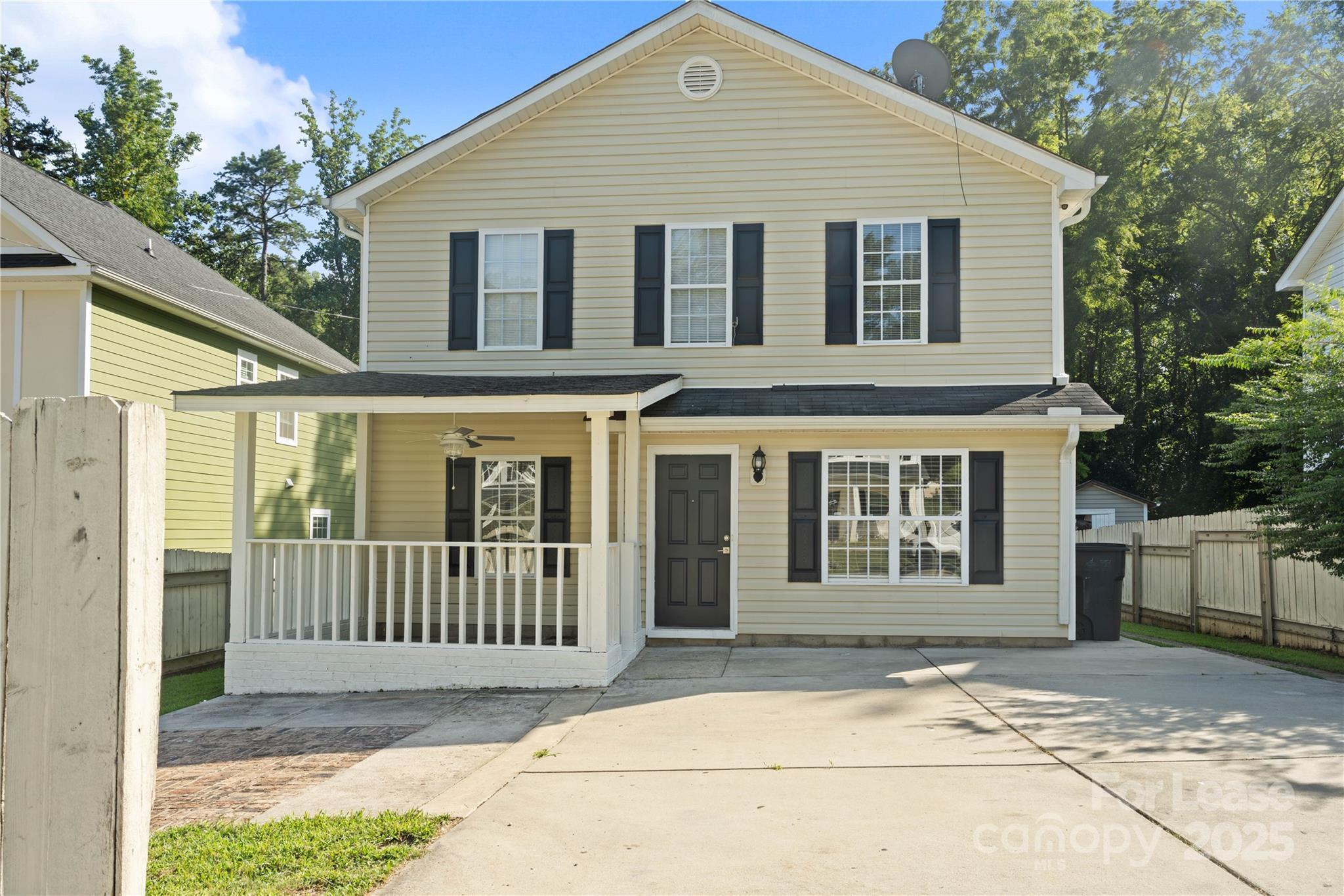 717 Dawn Circle  Charlotte NC 28213 photo