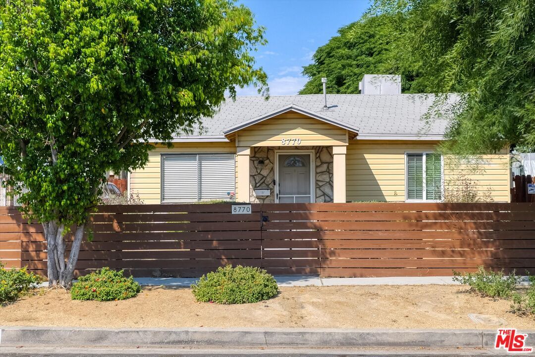 Property Photo: 8770 Norris Ave CA 91352