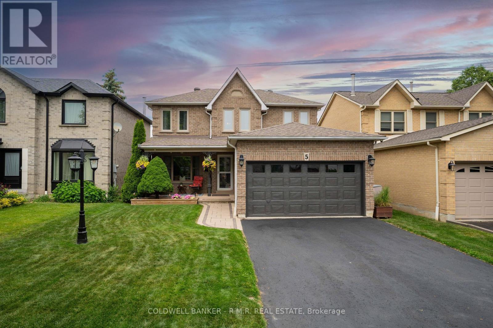 Photo de la propriété:  5 Larner Drive  ON L1T 2V9 