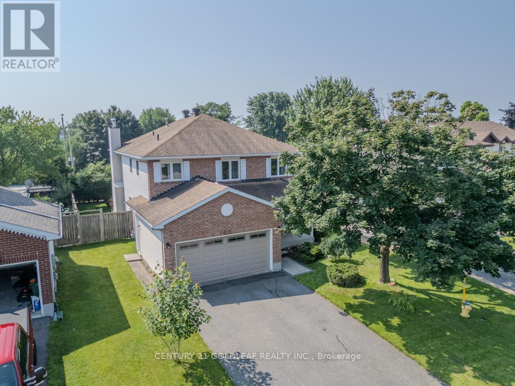 Property Photo: 612 Chenier Way ON K4A 1R1