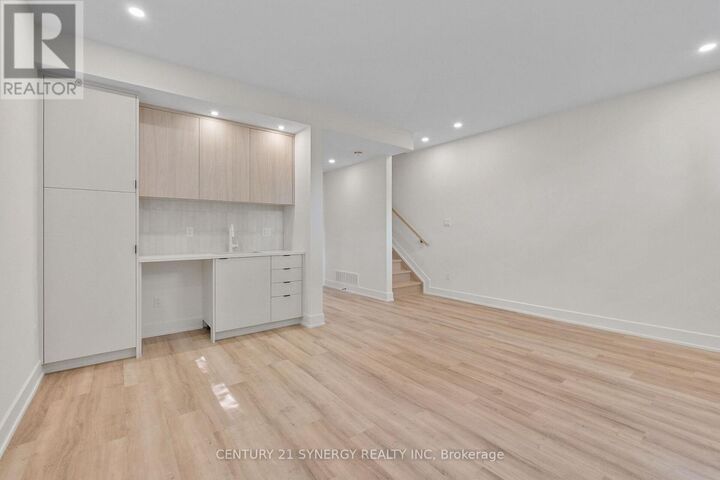 Photo de la propriété: 83 Boyce Avenue ON K2B 6J1