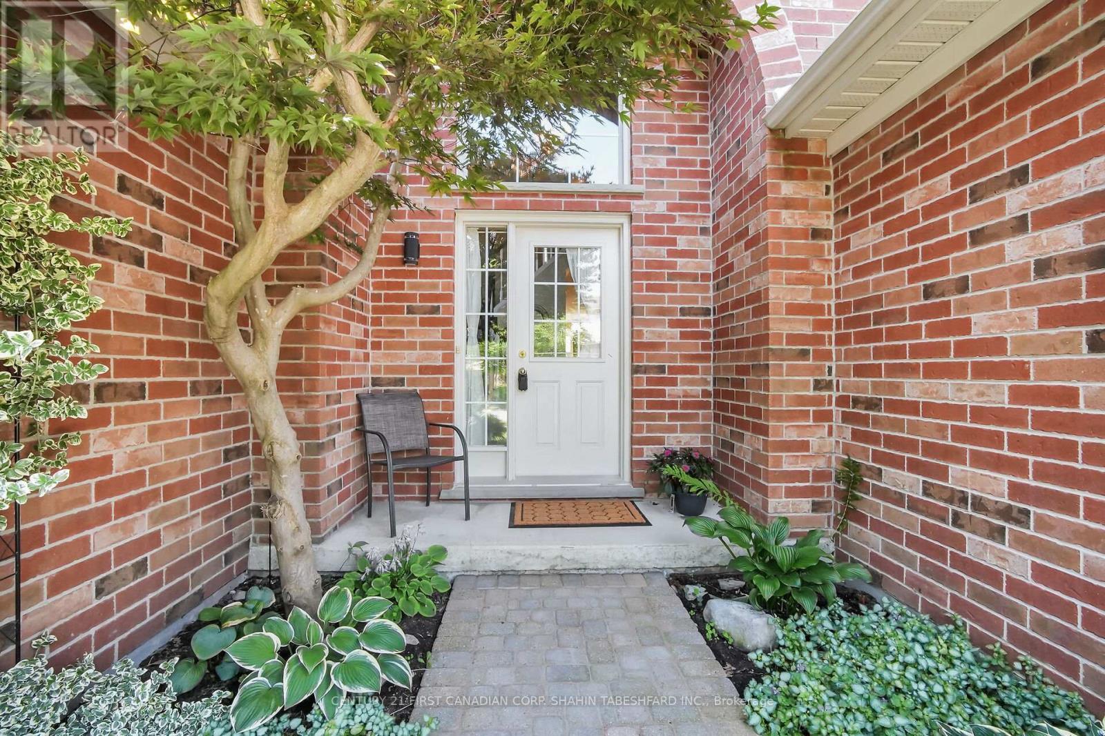 Property Photo: 663 Silversmith Street ON N6H 5R8