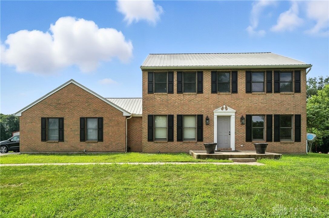 Property Photo:  1035 E Possum  OH 45502 