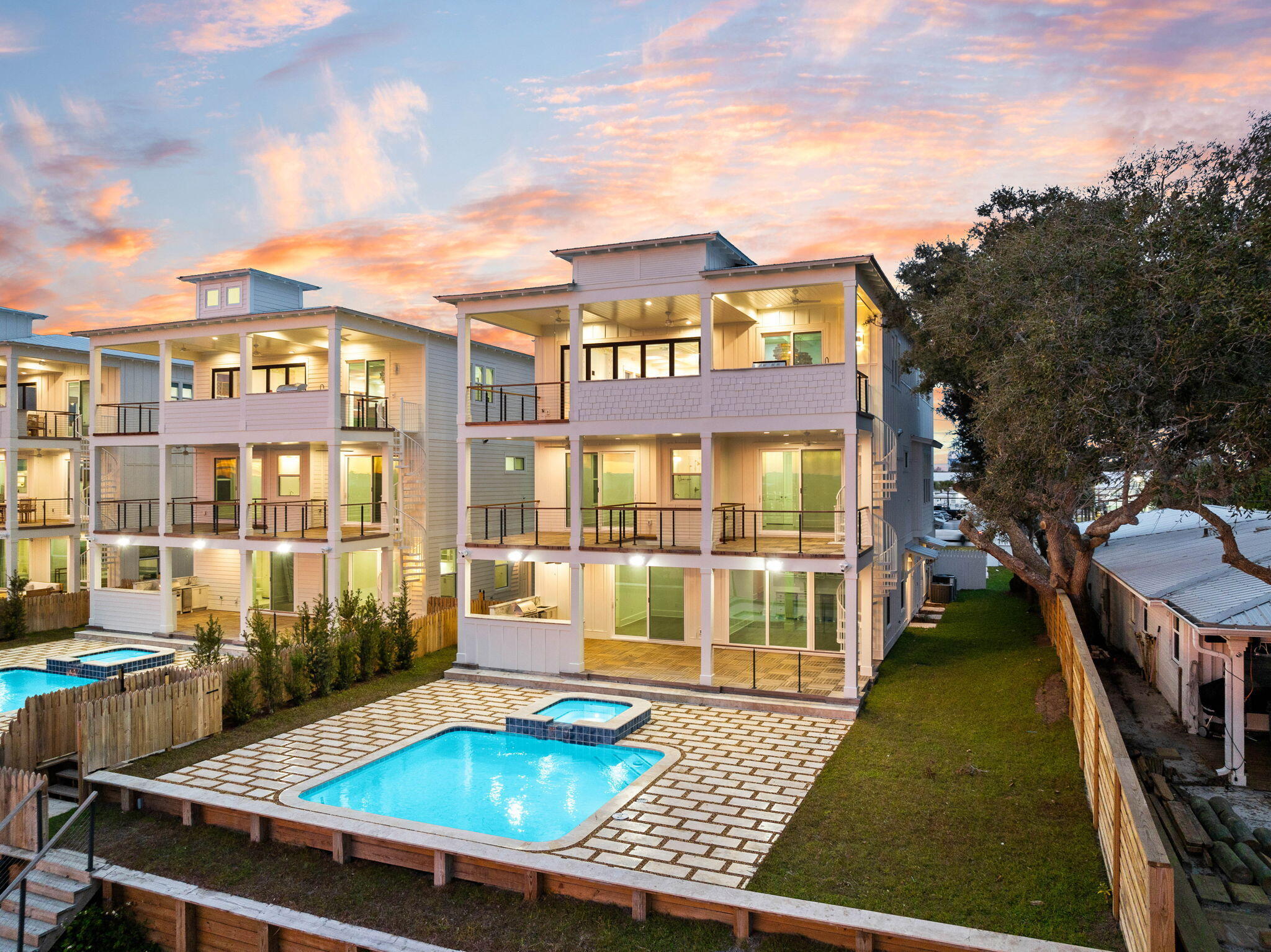 Property Photo:  718 Harbor Boulevard  FL 32541 