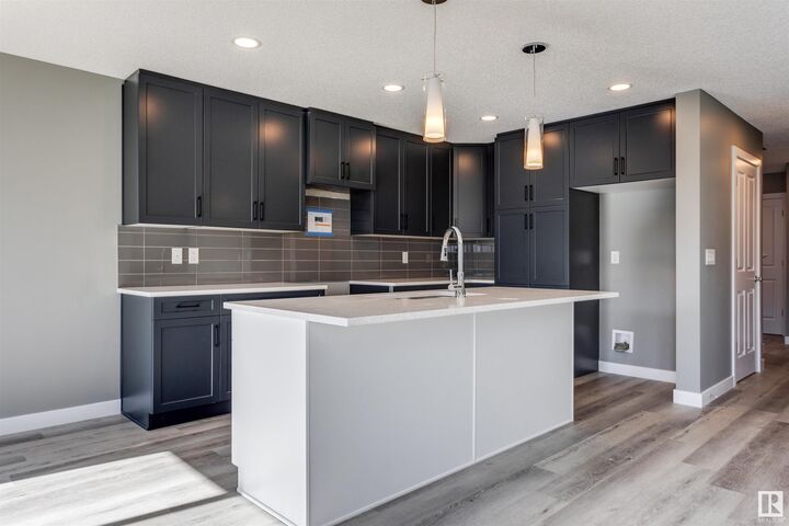 7122 52 Avenue  Beaumont AB T4X 2Z8 photo