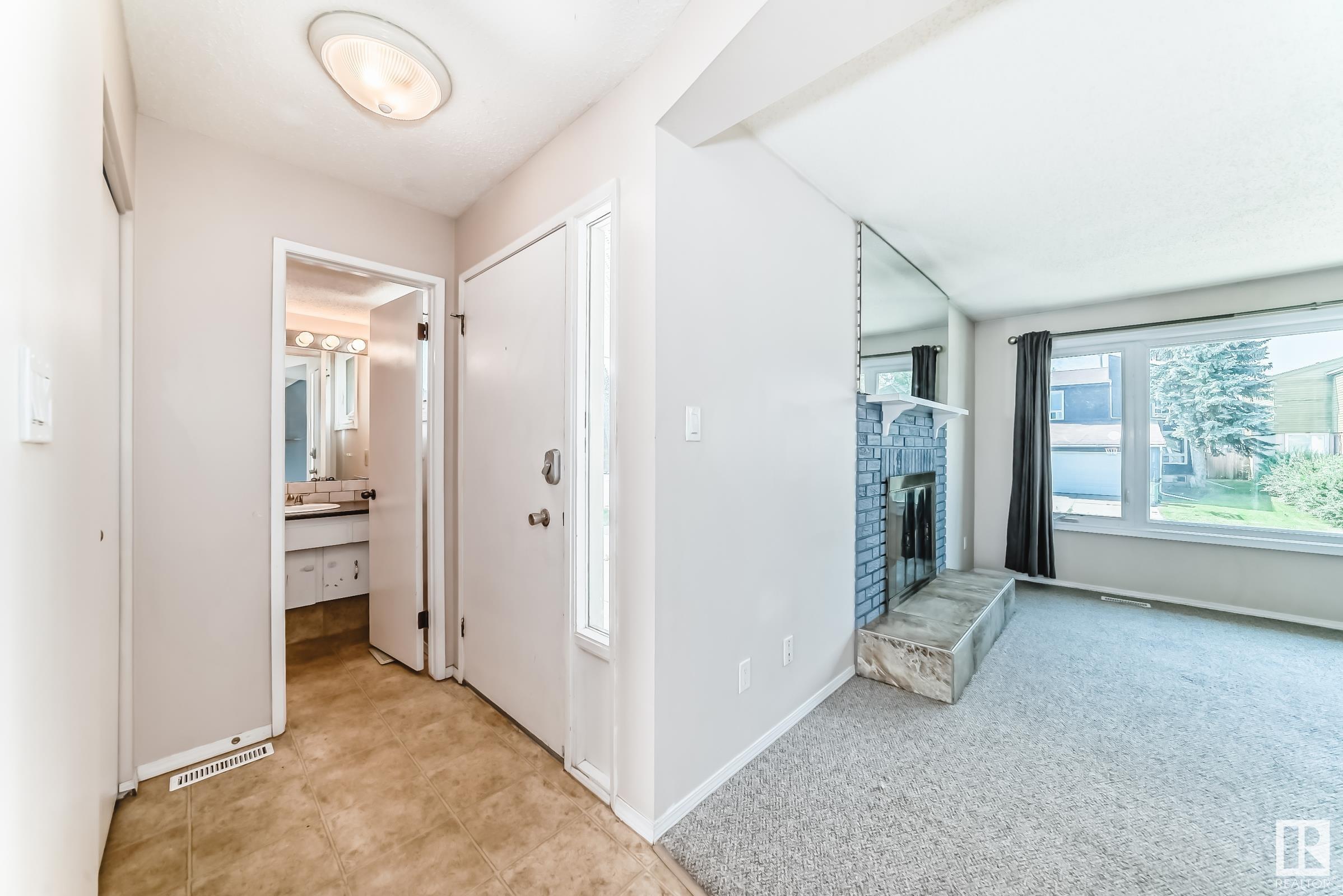 Property Photo:  17920 78 Avenue NW  AB T5T 3R7 