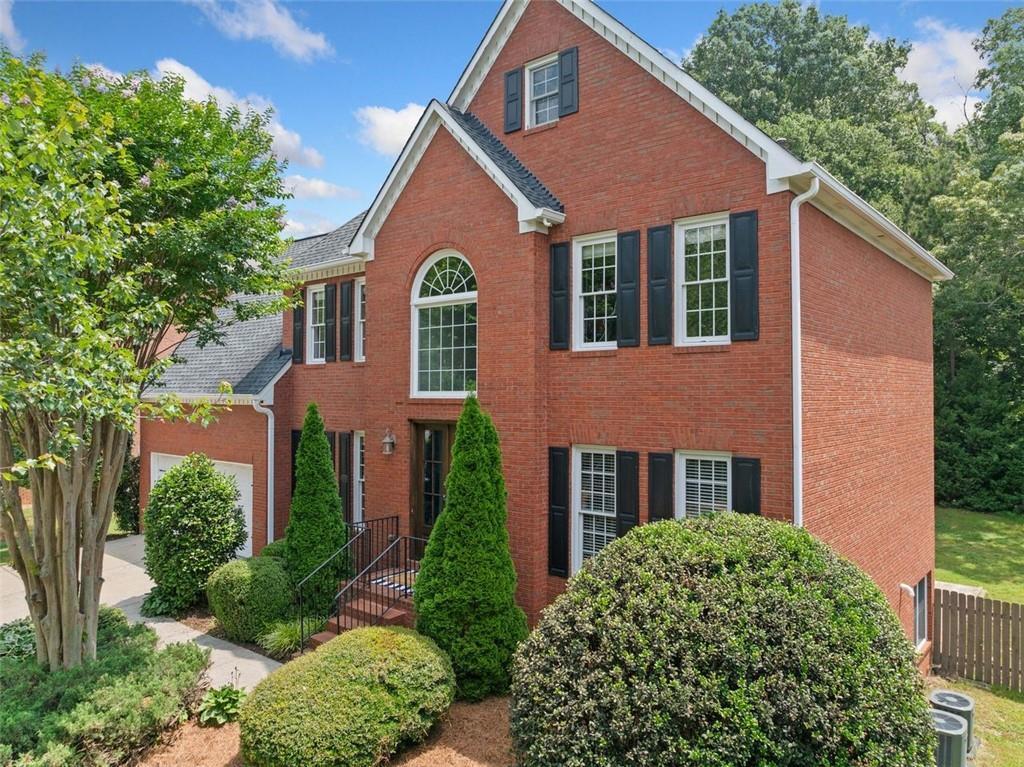 530 Summerhill Drive  Roswell GA 30075 photo