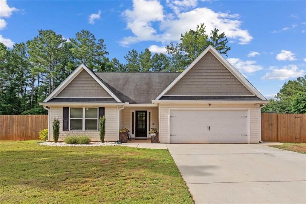 Property Photo: 142 Oakville Drive GA 30157