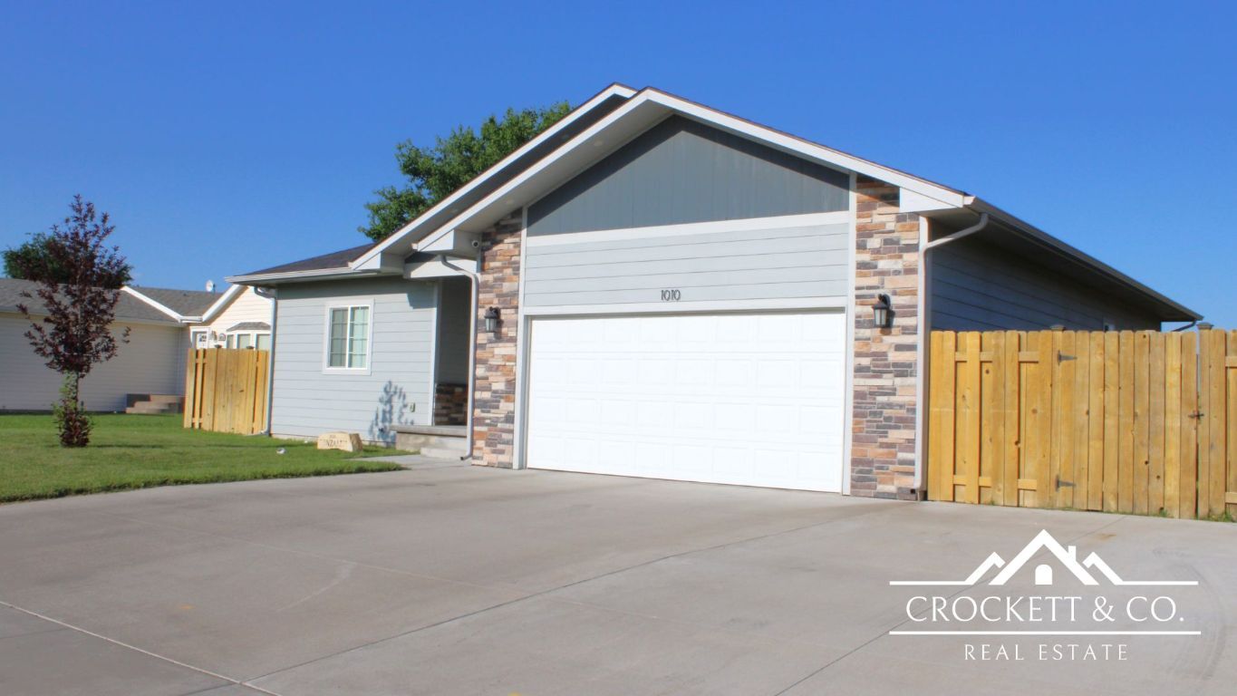 Property Photo:  1010 Smokey Hill Street  KS 67846 