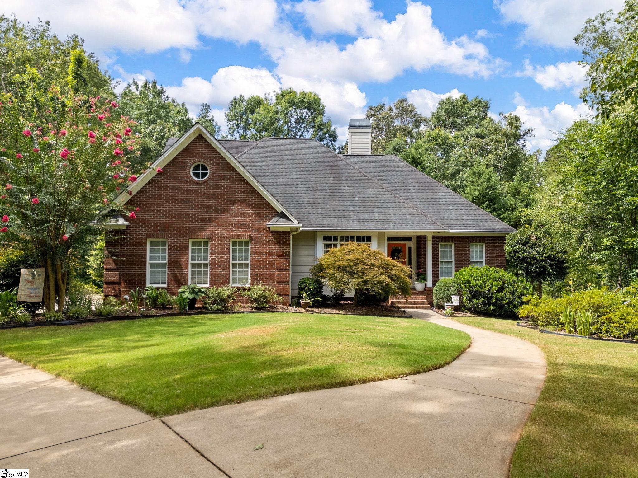 Property Photo: 322 Oleander Lane SC 29303