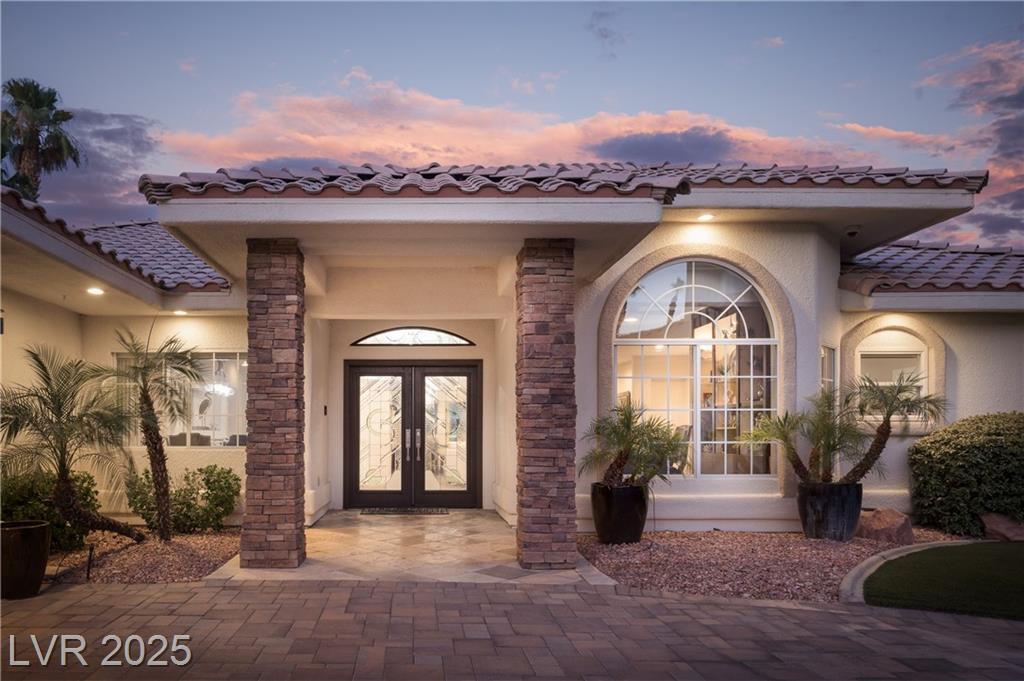 Property Photo: 2596 Sun Reef Road NV 89128
