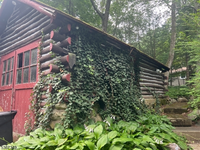 Property Photo: 6 West Cir NJ 07456