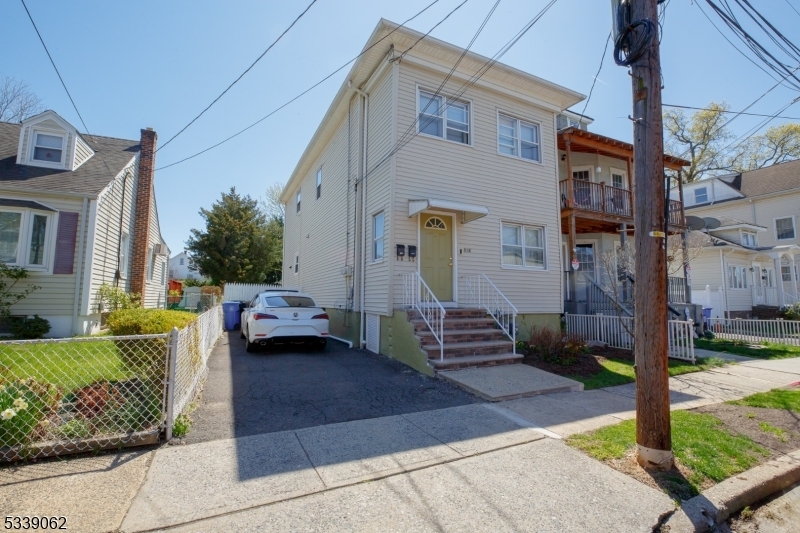 Property Photo:  516 E Blancke St  NJ 07036 