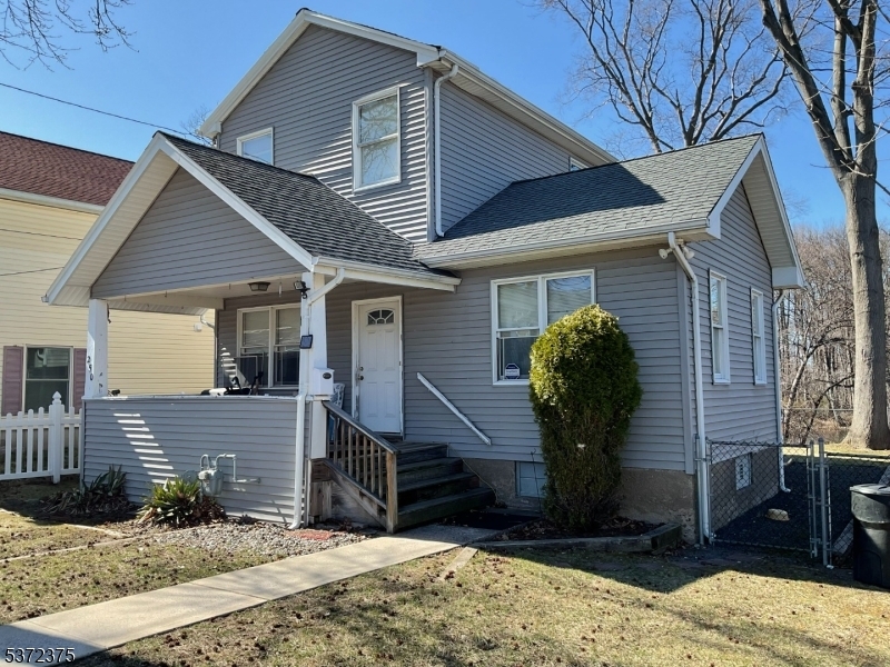 Property Photo: 250 Woodcliff Ave NJ 07424