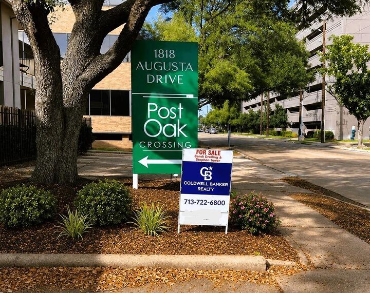 Property Photo: 1818 Augusta Drive 21 TX 77057