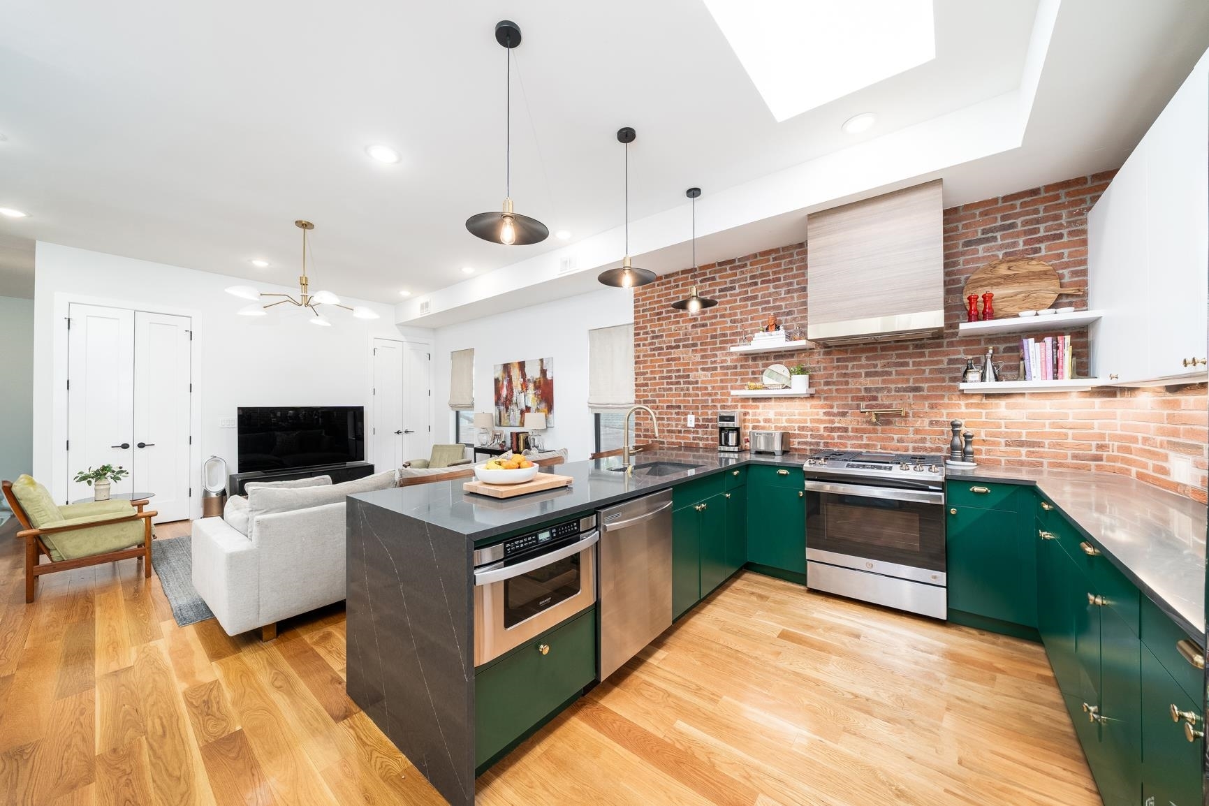 Property Photo: 72 Lincoln St 2 NJ 07307