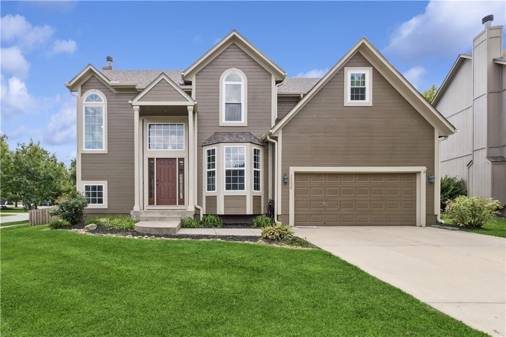 Property Photo:  15238 S Albervan Street  KS 66062 