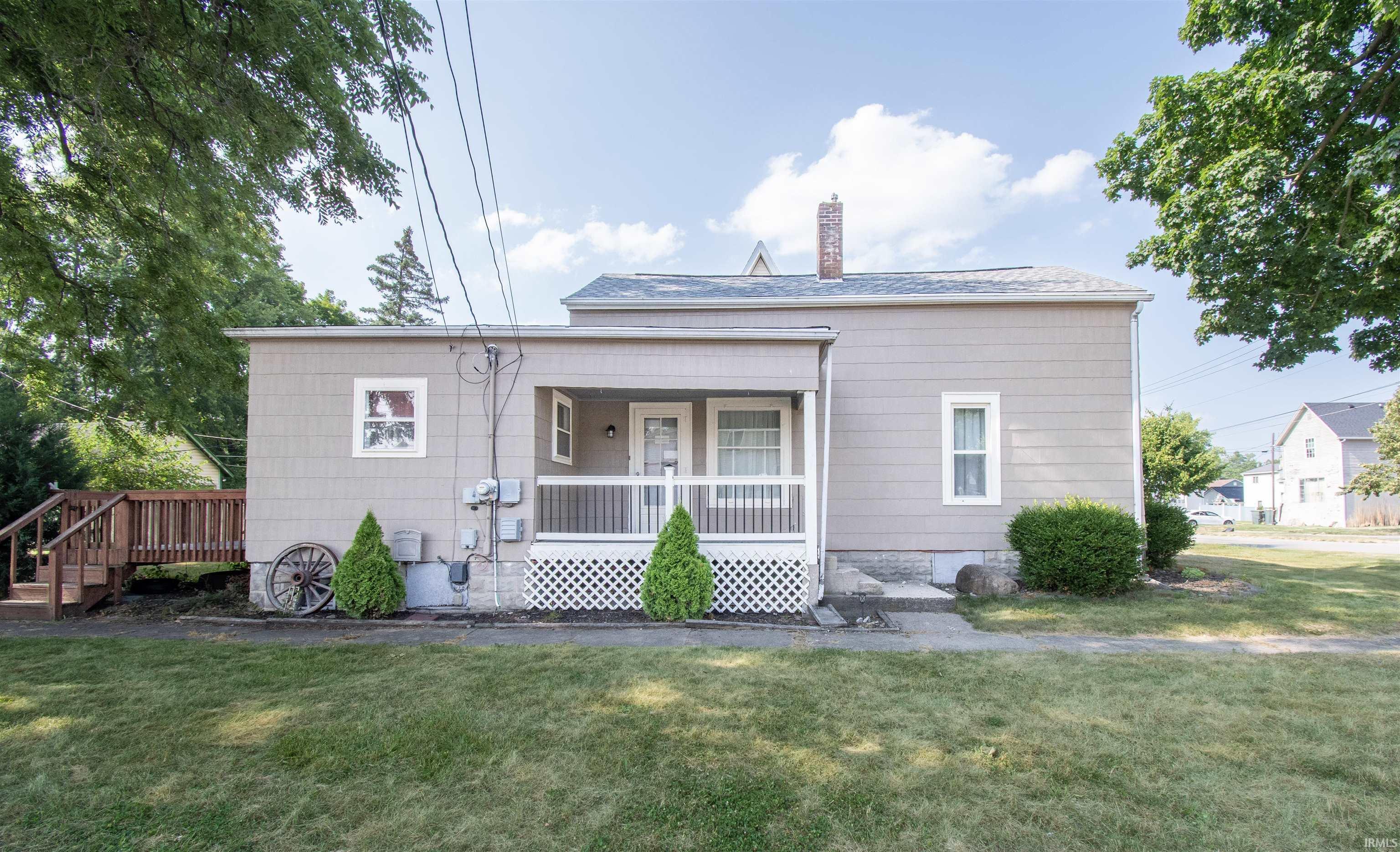 Property Photo: 1007 S Jackson Street IN 46706-2809