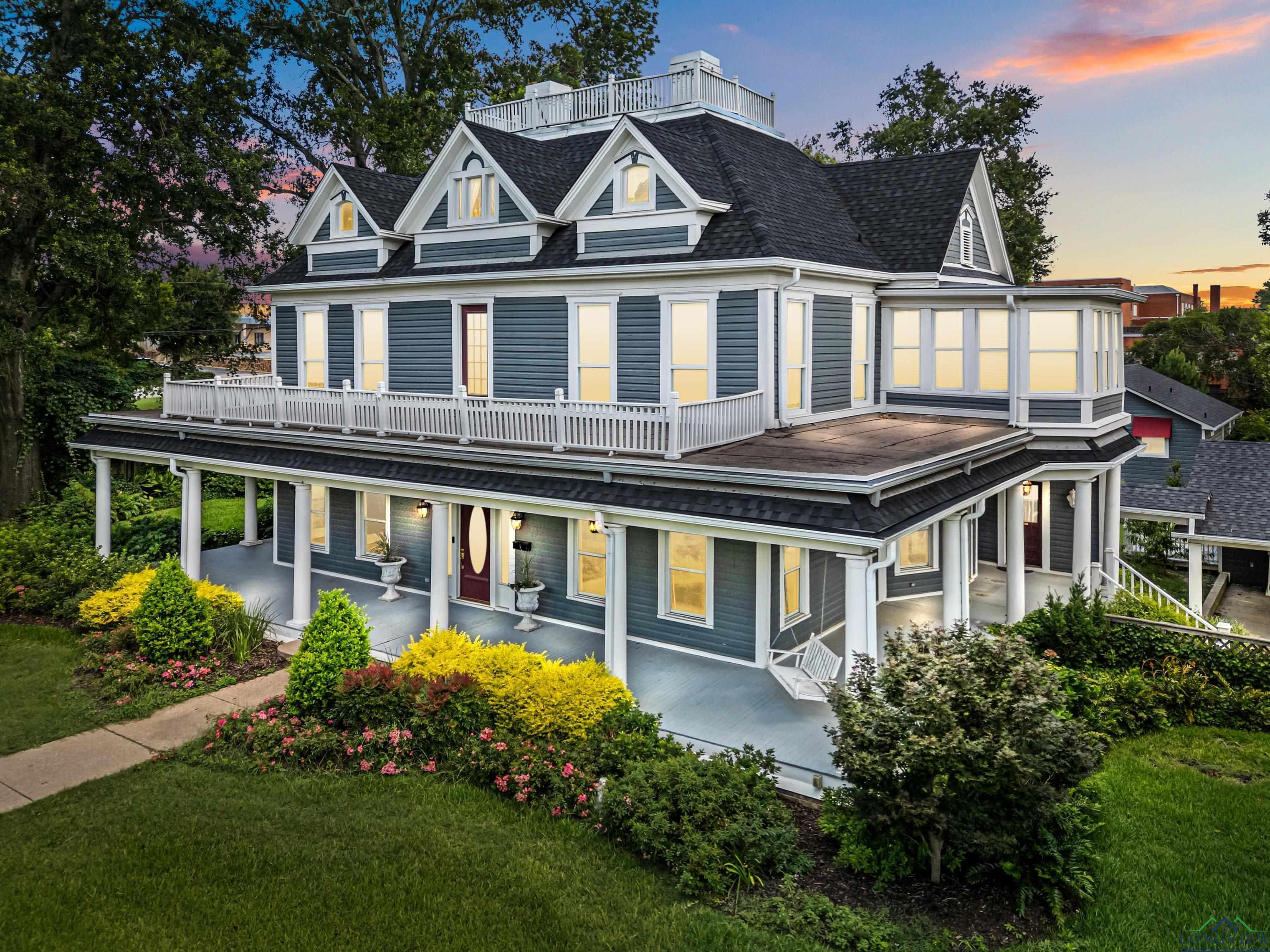 Property Photo: 305 E Main TX 75652