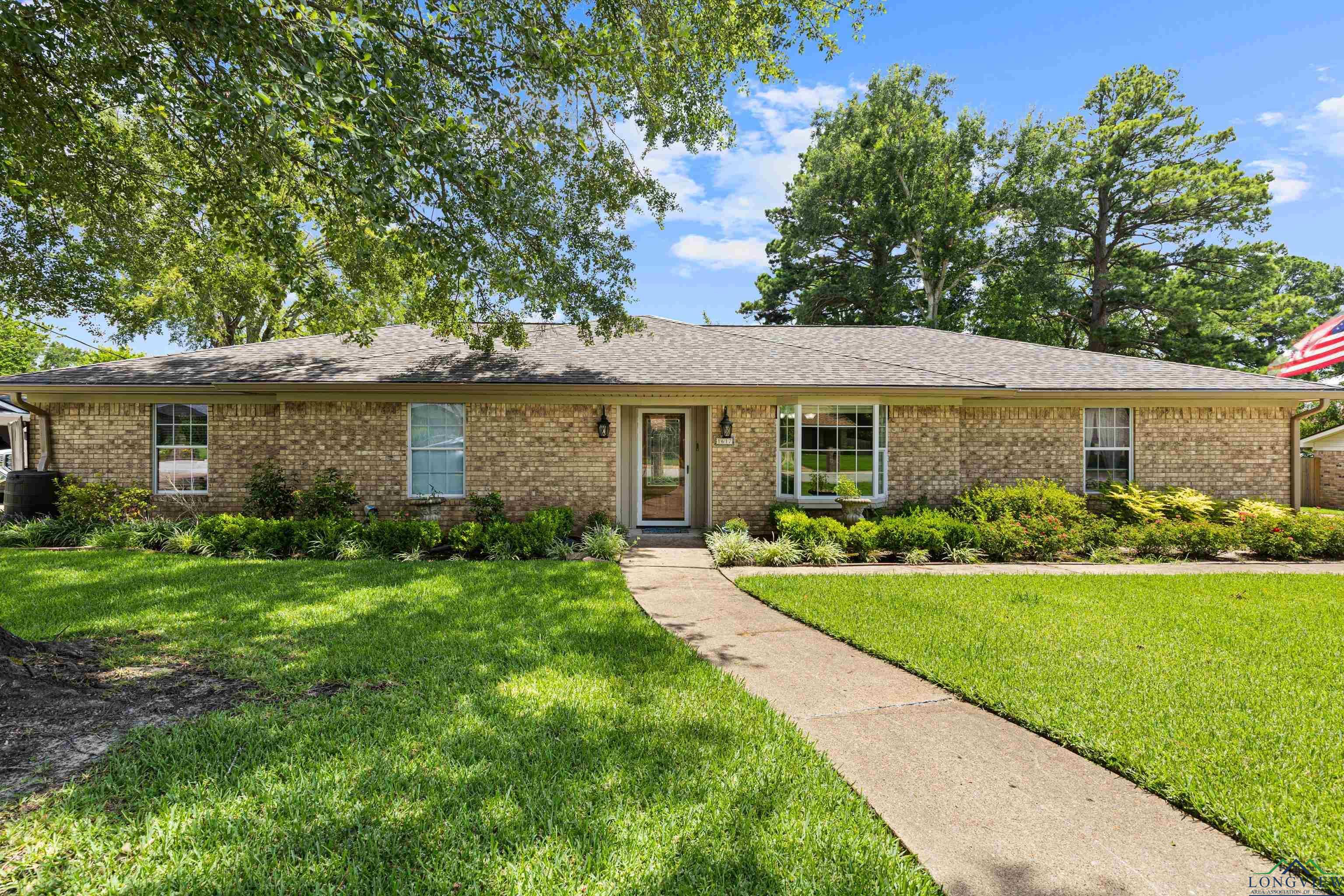 Property Photo:  1617 Cindy Lou Ave  TX 75654 