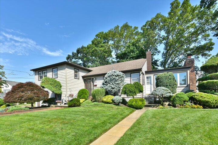 Property Photo: 18 Robin Terrace NY 11762