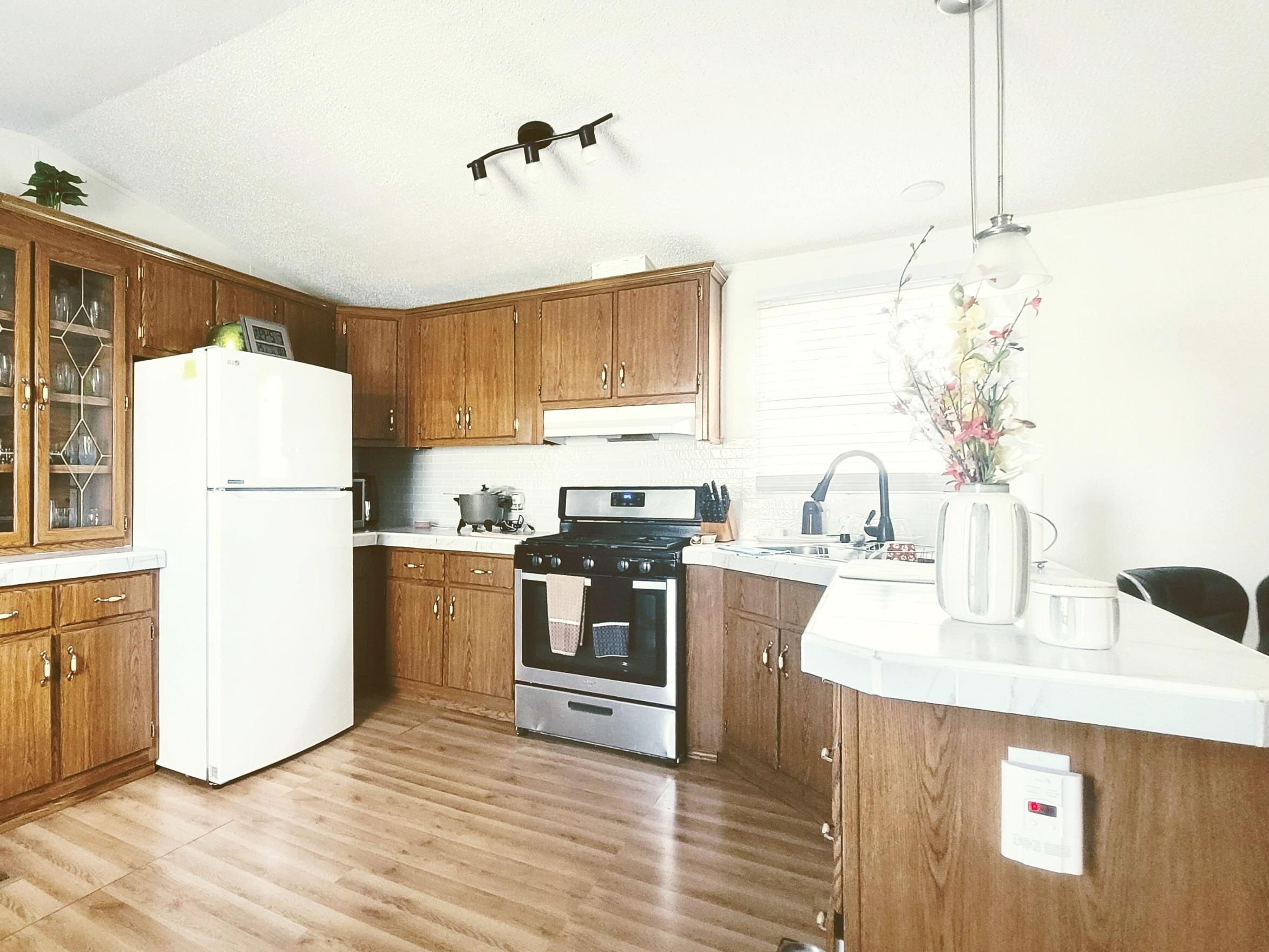 Property Photo:  1407 E 12th  NE 69101 