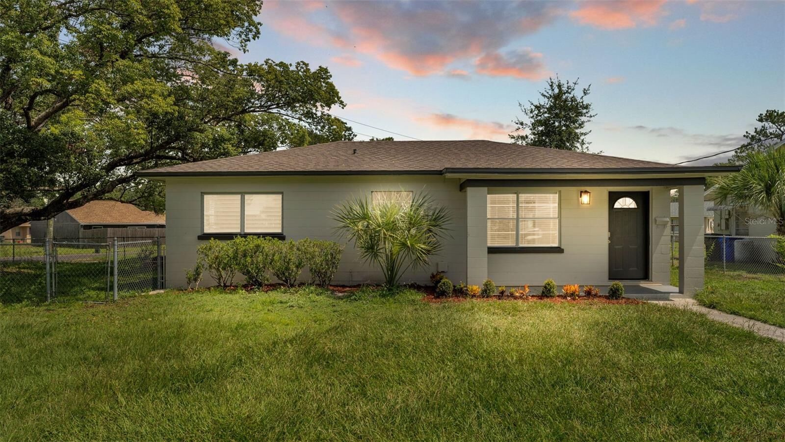 Property Photo:  933 Golden Rule Court N  FL 33803 