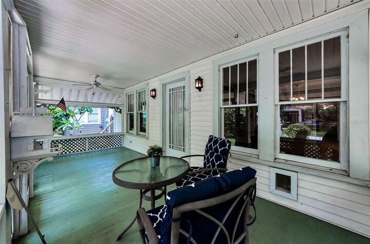 Property Photo:  3115 W Hawthorne Road  FL 33611 
