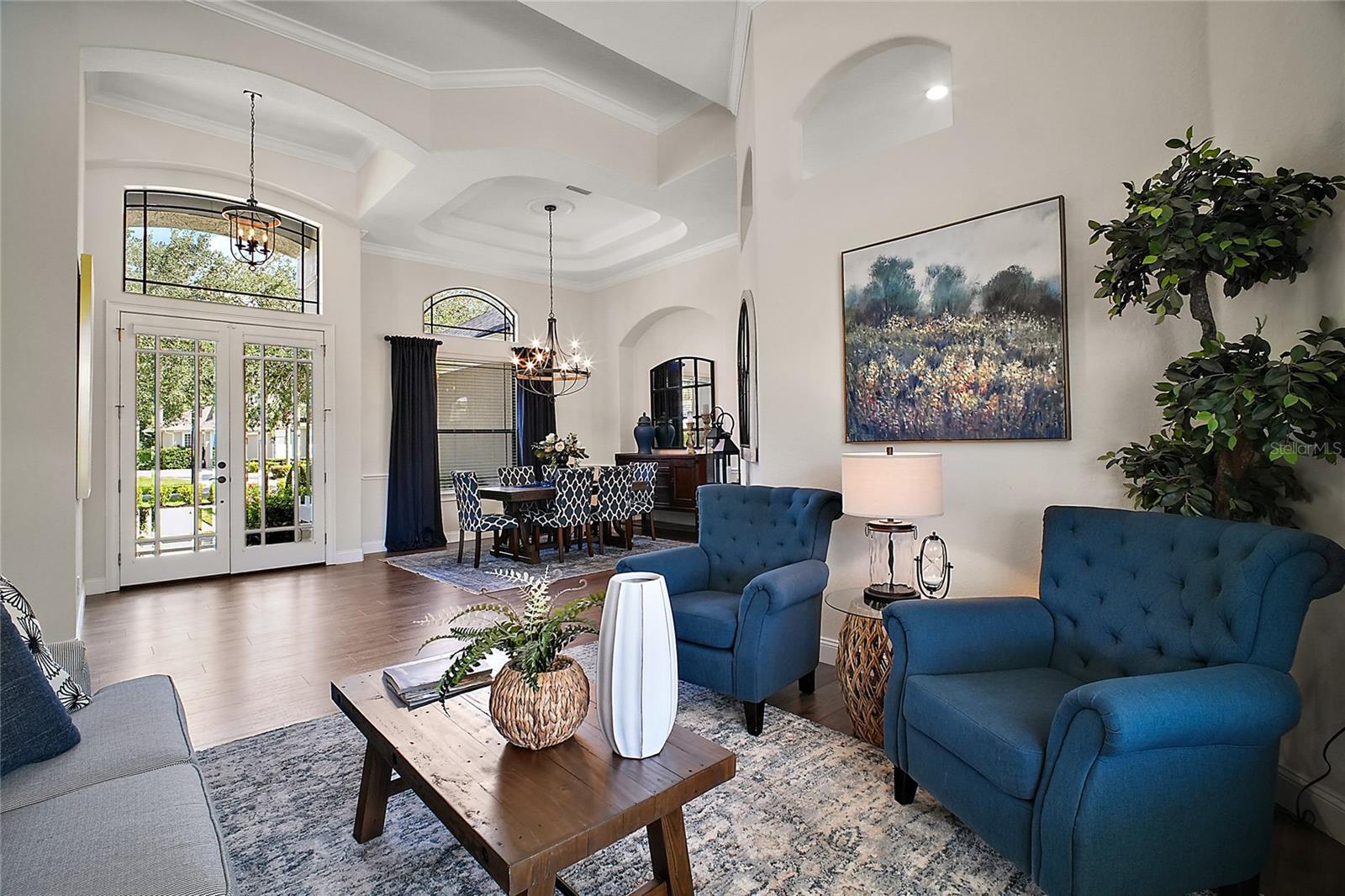 Property Photo:  403 Avondale Court  FL 32708 