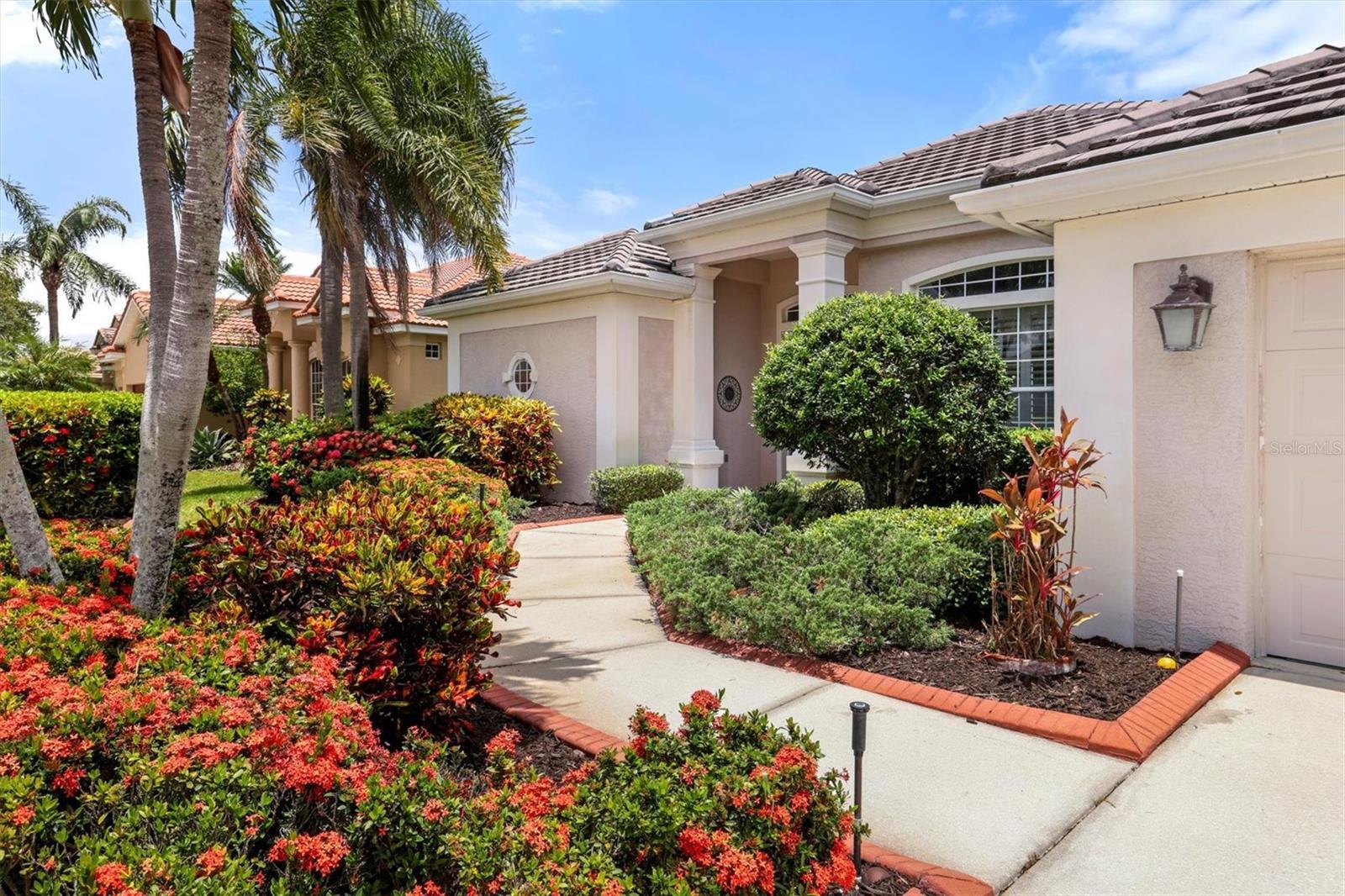 Property Photo:  4908 Sabal Lake Circle  FL 34238 