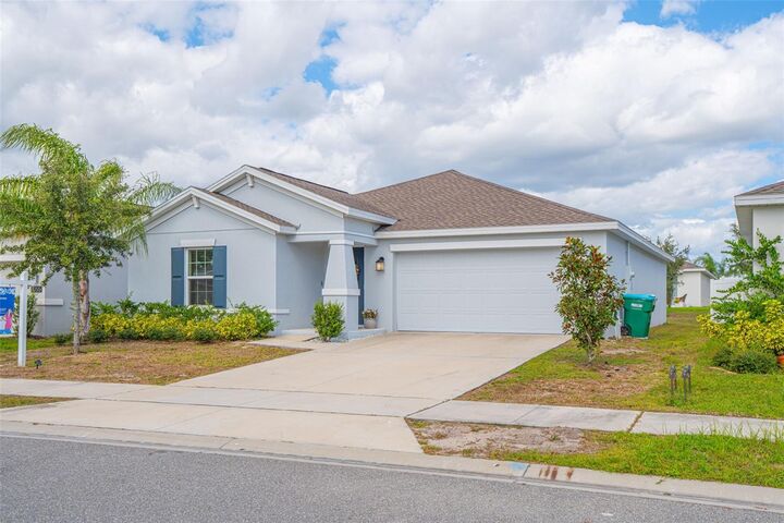 Property Photo: 2049 Freemark Street FL 32725