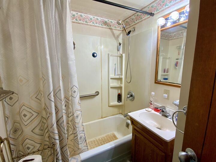 Property Photo:  1302 6th Ave NE  ND 58701-0000 