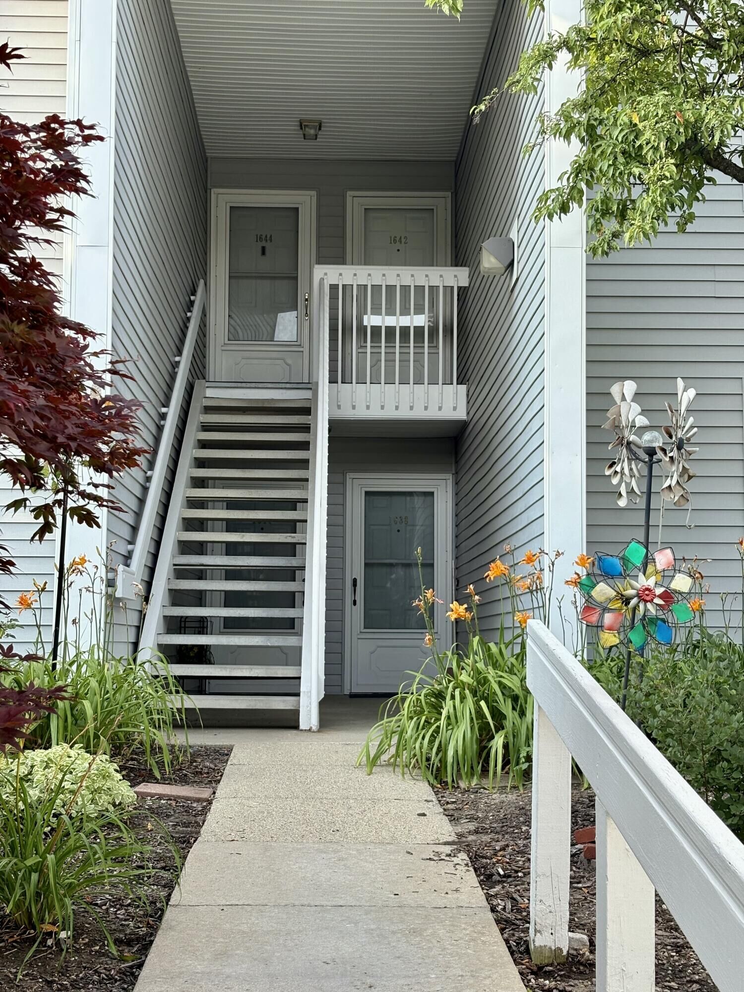 Property Photo:  1642 Weatherstone Drive  MI 48108 