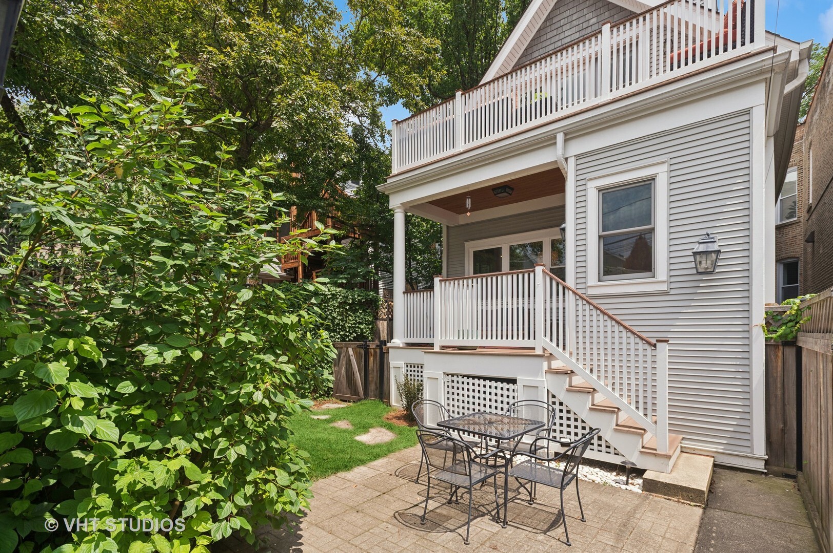 Property Photo: 3924 N Paulina Street IL 60613